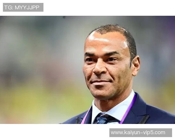 卡福足球传奇回顾 足球巅峰之路与经典时刻再现